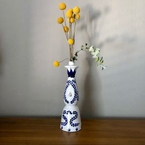 Casa azul decorative tequila bottle 375ml flower vase